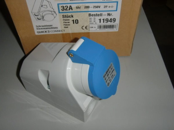 11949 CEE Wandsteckdose 32A/3/6h IP44